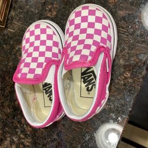 Toddler pink sand white checkered shoes